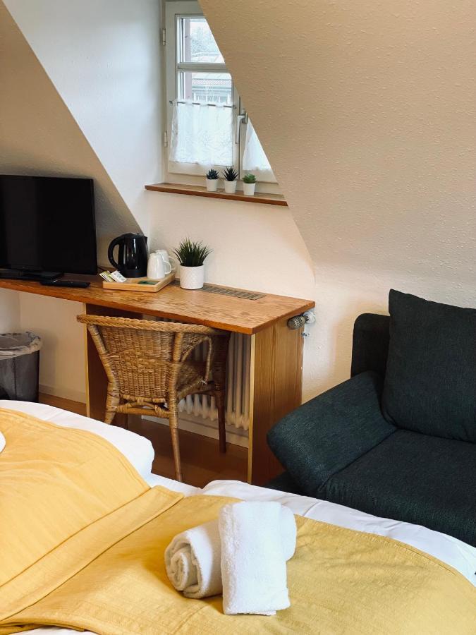 Hotel & Restaurant Gruener Baum Merzhausen Esterno foto
